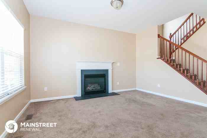 231 Greengate Dr - Photo 2 of 15