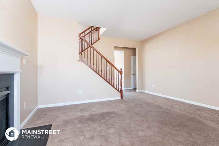 231 Greengate Dr - Photo 3 of 15