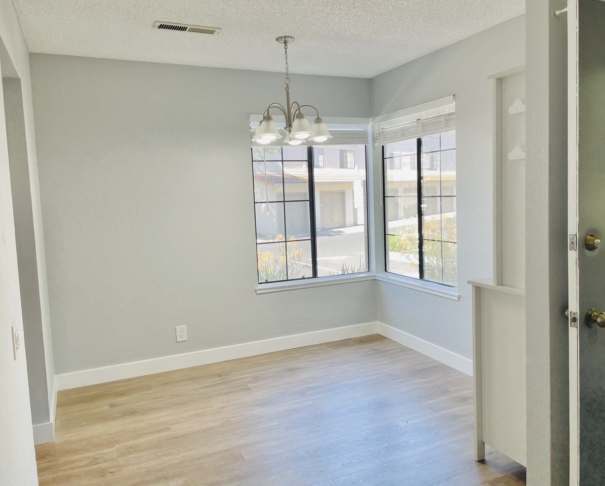 238 Kenbrook Circle - Photo 3 of 22