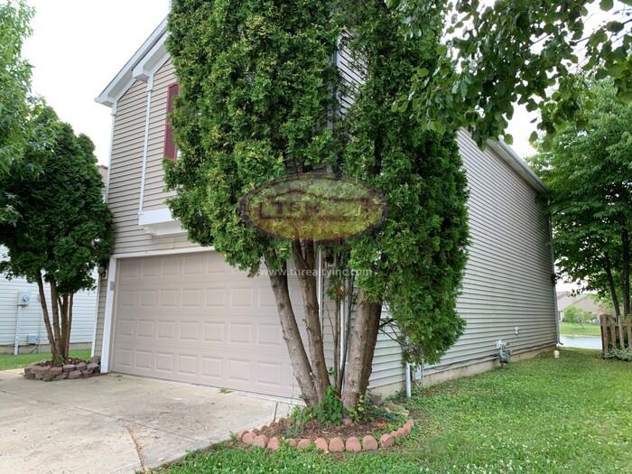 1284 Edgewater Dr - Photo 2 of 32