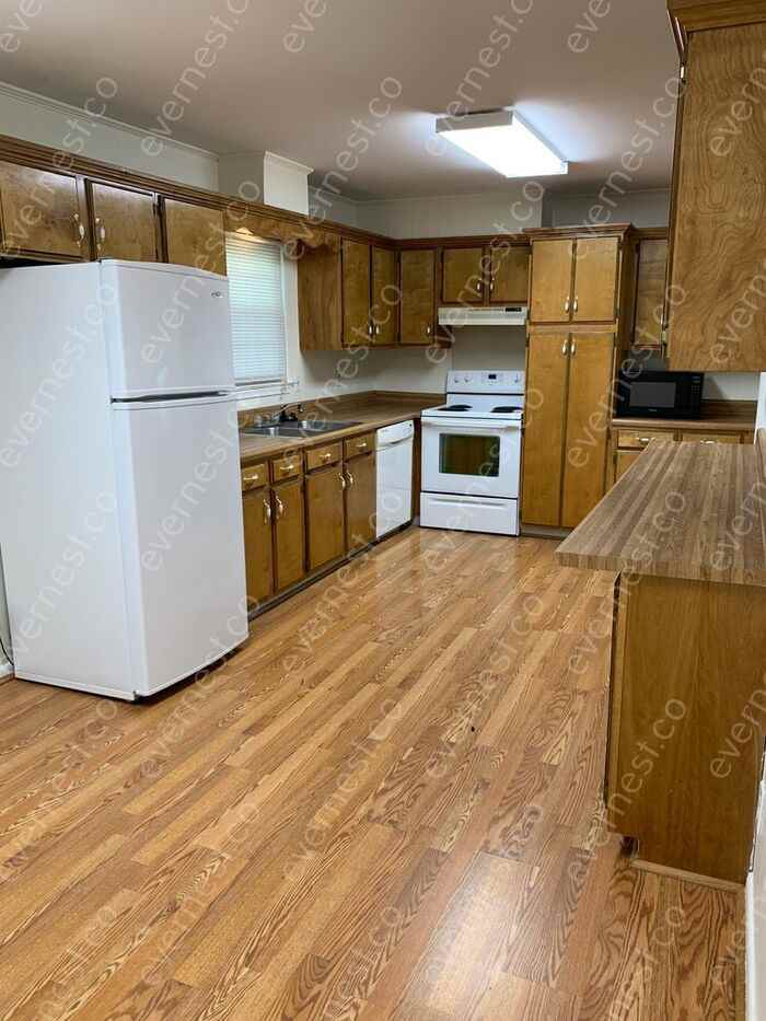 1322 Koblan Dr - Photo 2 of 14