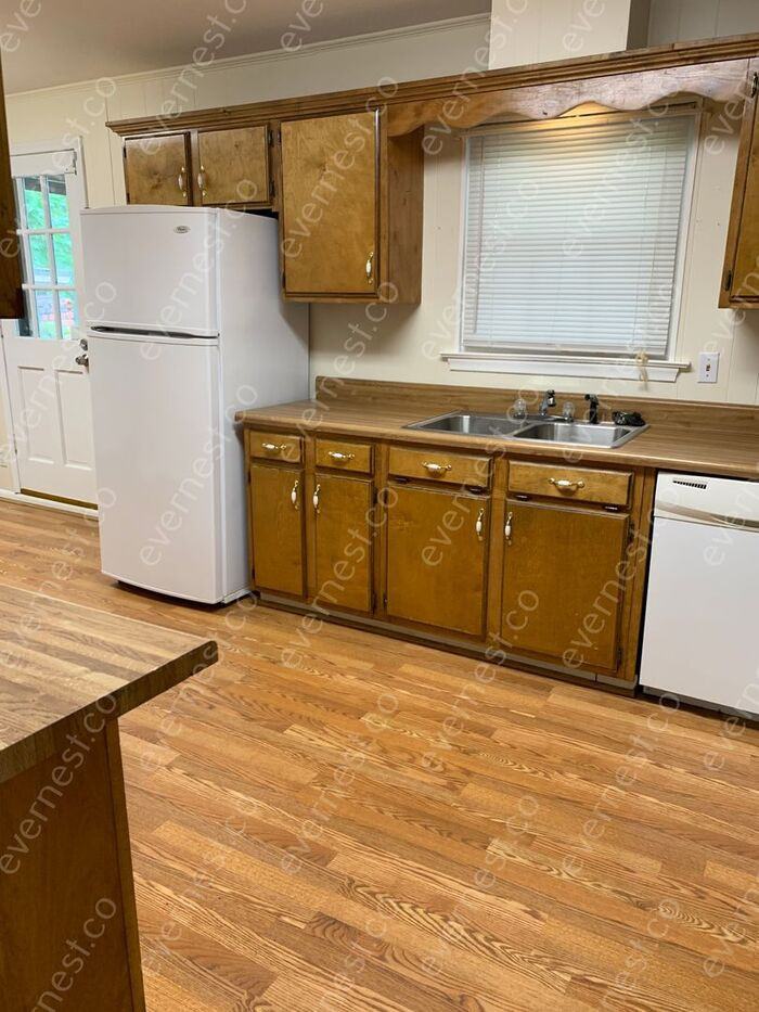 1322 Koblan Dr - Photo 3 of 14