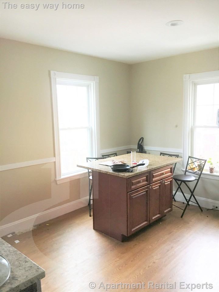 17 Putnam Ave - Photo 5 of 12