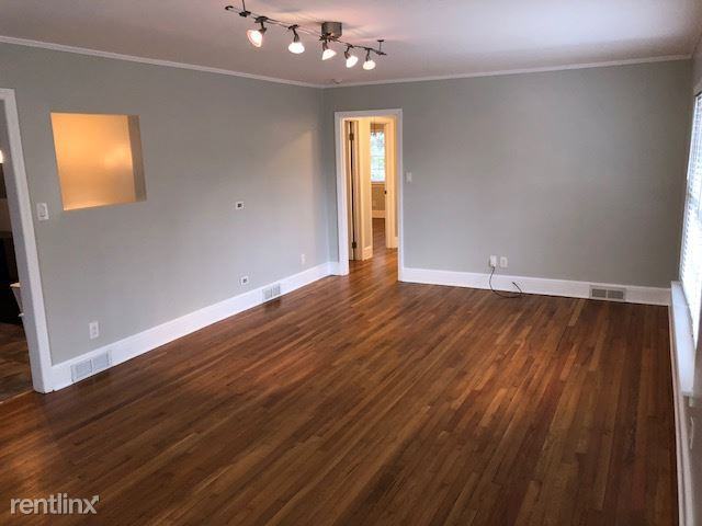 1016 Hickory Nut St - Photo 3 of 34