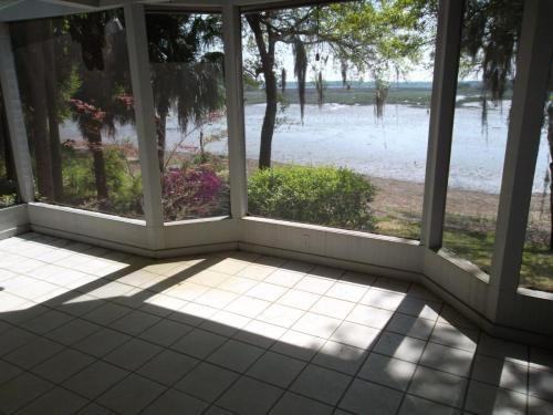 64 Winding Oak Dr - Photo 2 of 8