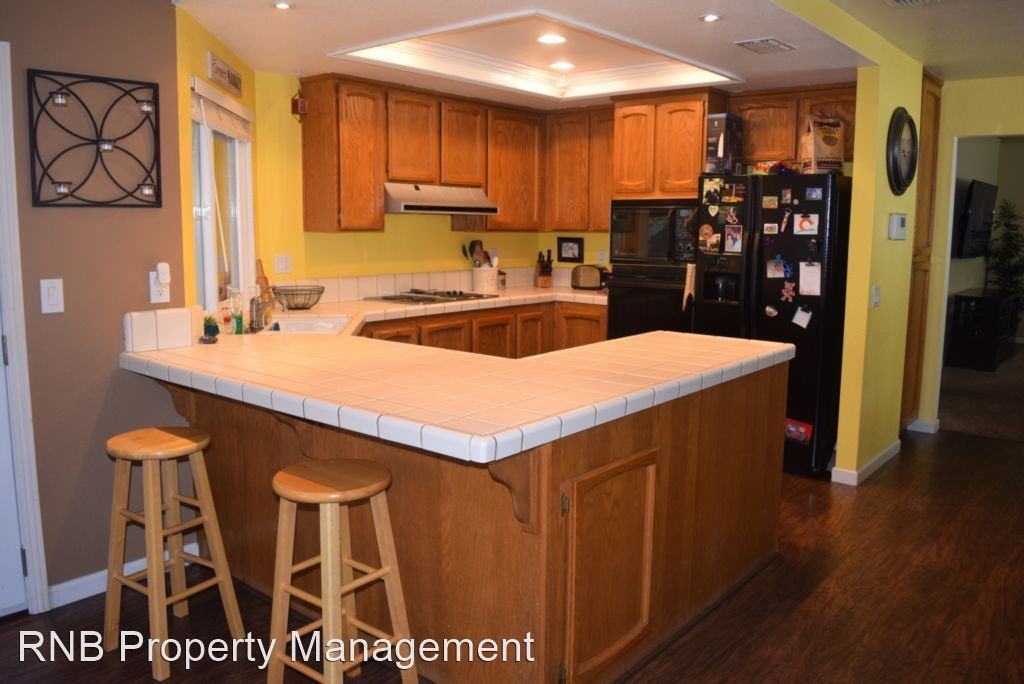 825 Willow Creek Dr - Photo 3 of 42