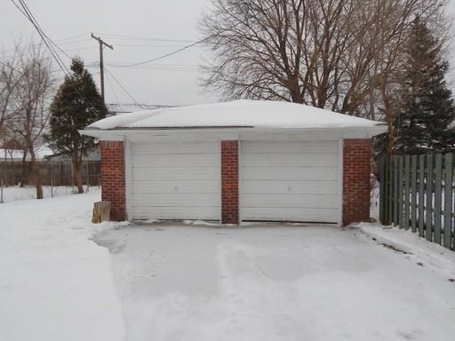 17658 Norborne St - Photo 3 of 25