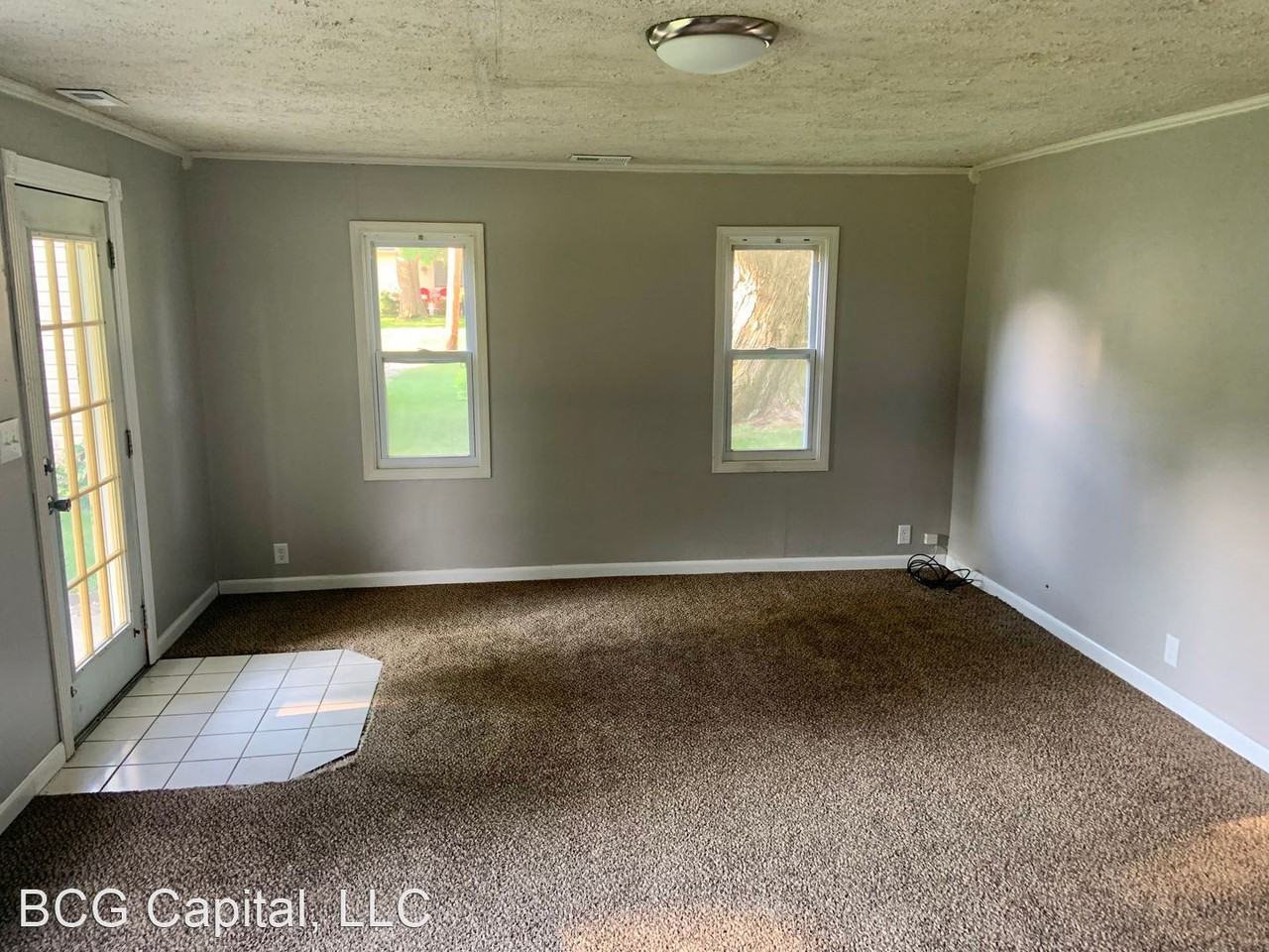 924 S Marion St - Photo 2 of 10