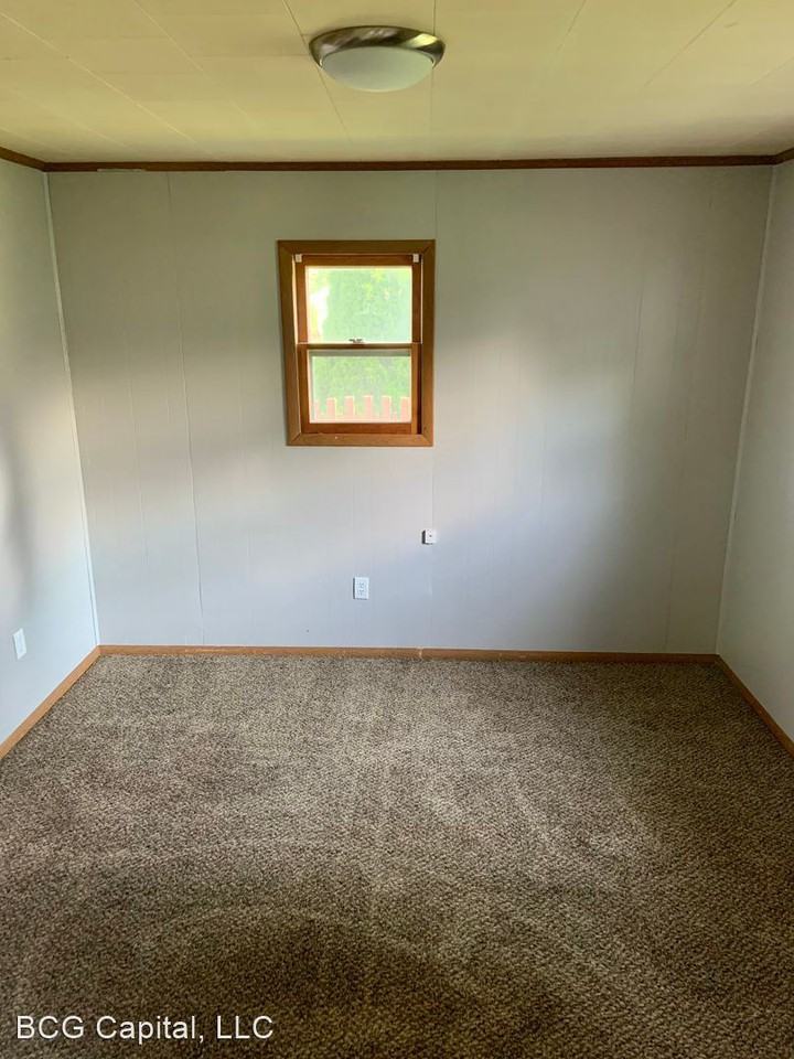 924 S Marion St - Photo 3 of 10