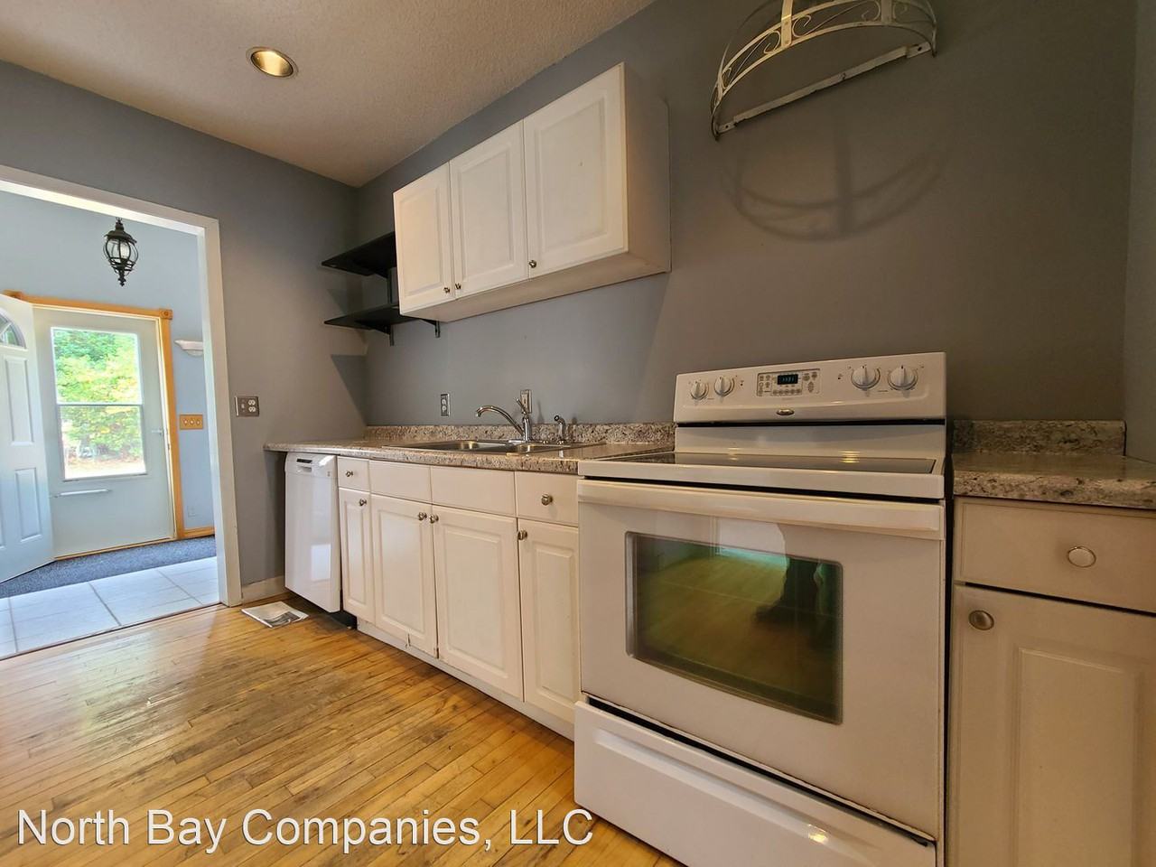 137 W 46th St - Photo 2 of 16