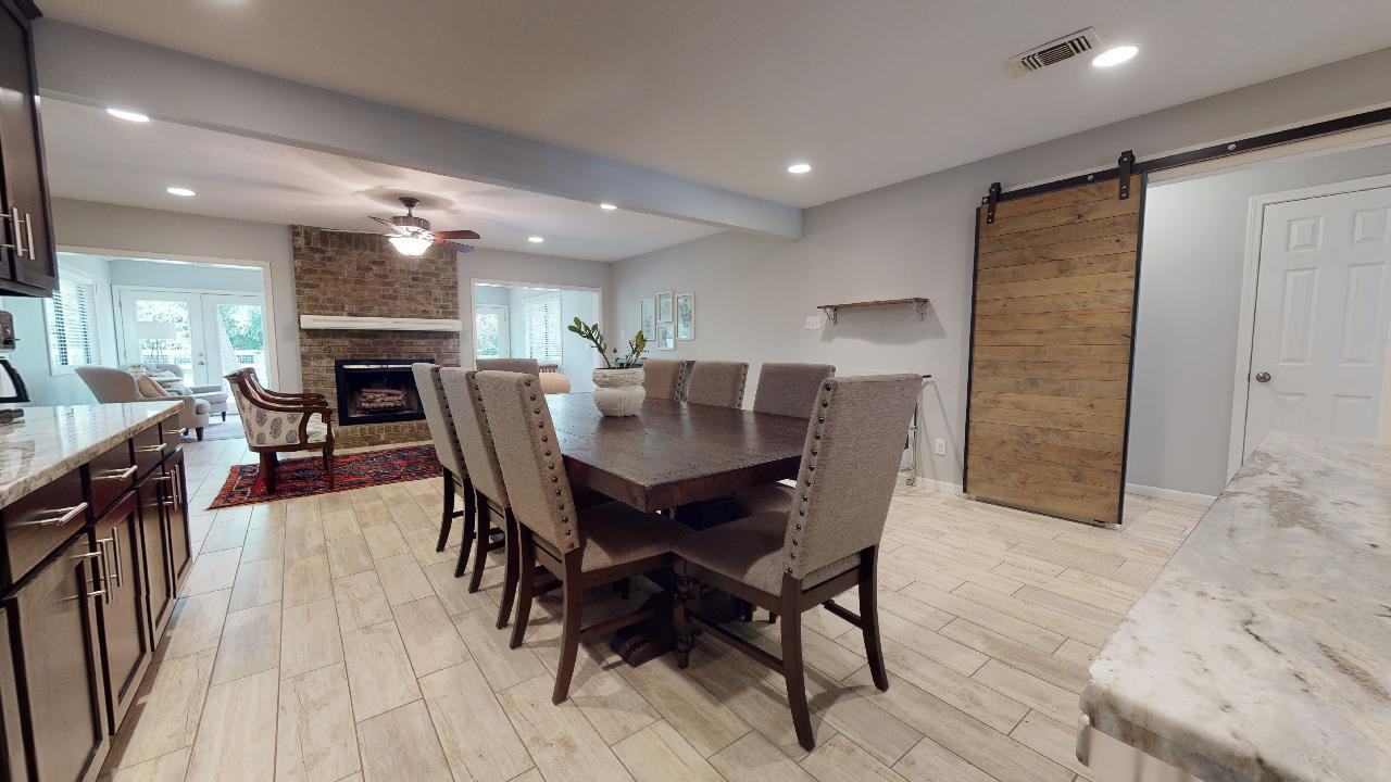 2713 Wilderness Dr N - Photo 3 of 31