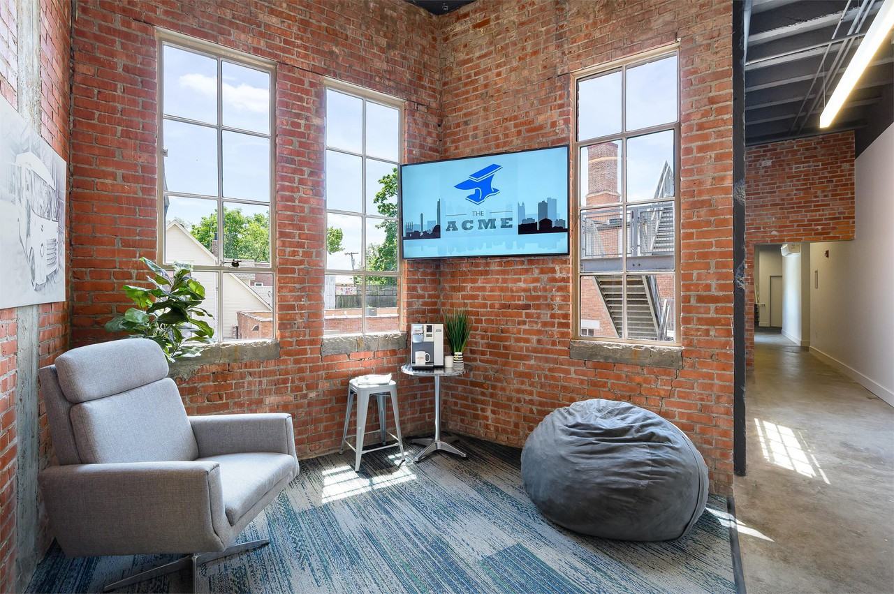 3200 Gillham Rd - Photo 2 of 14