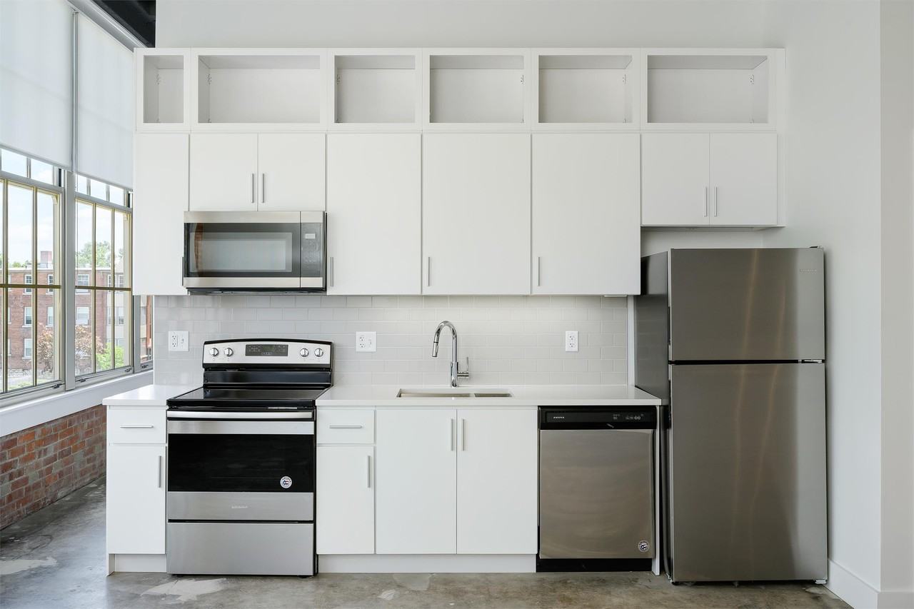 3200 Gillham Rd - Photo 4 of 14