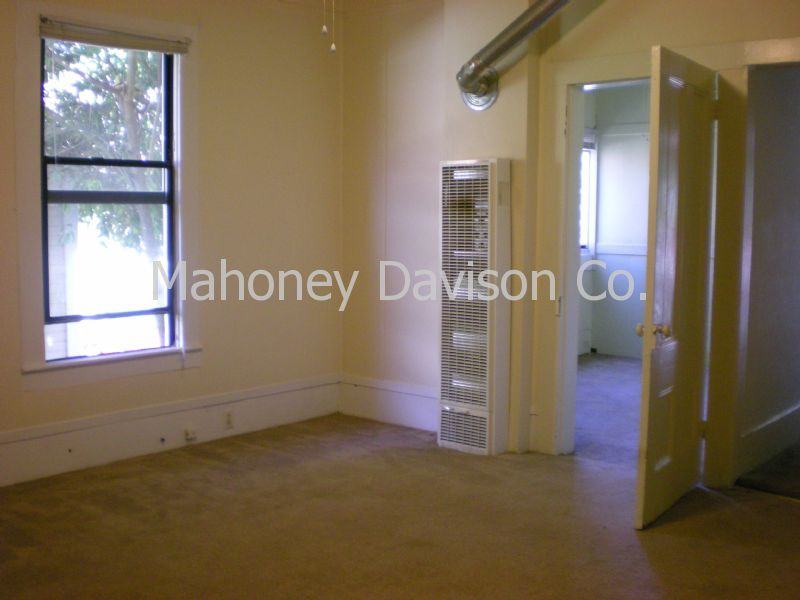 120 English St #B - Photo 2 of 7