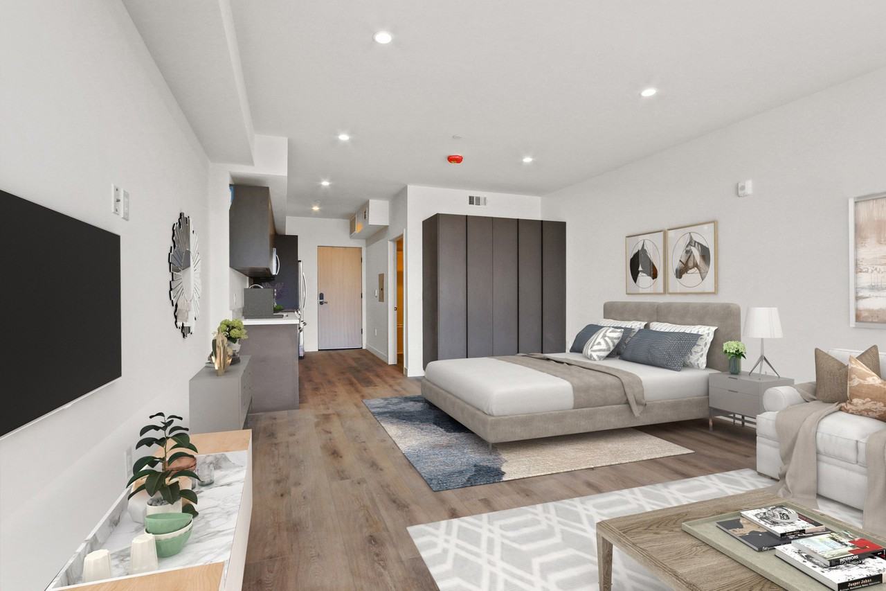 E on Harvard - Photo 2 of 10