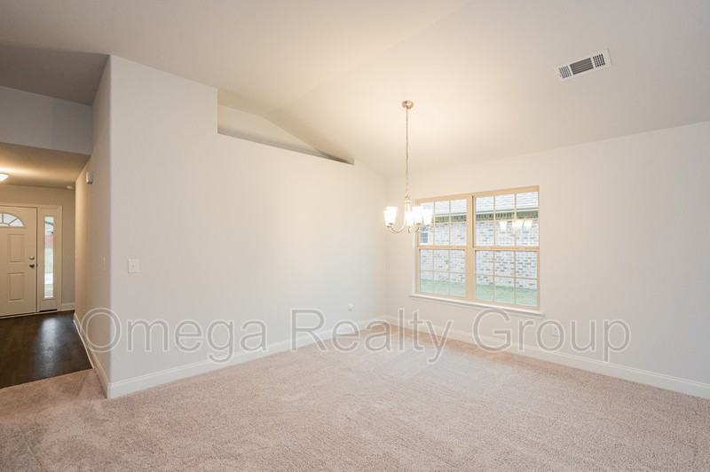 372 Ivy Hills Cir - Photo 7 of 33