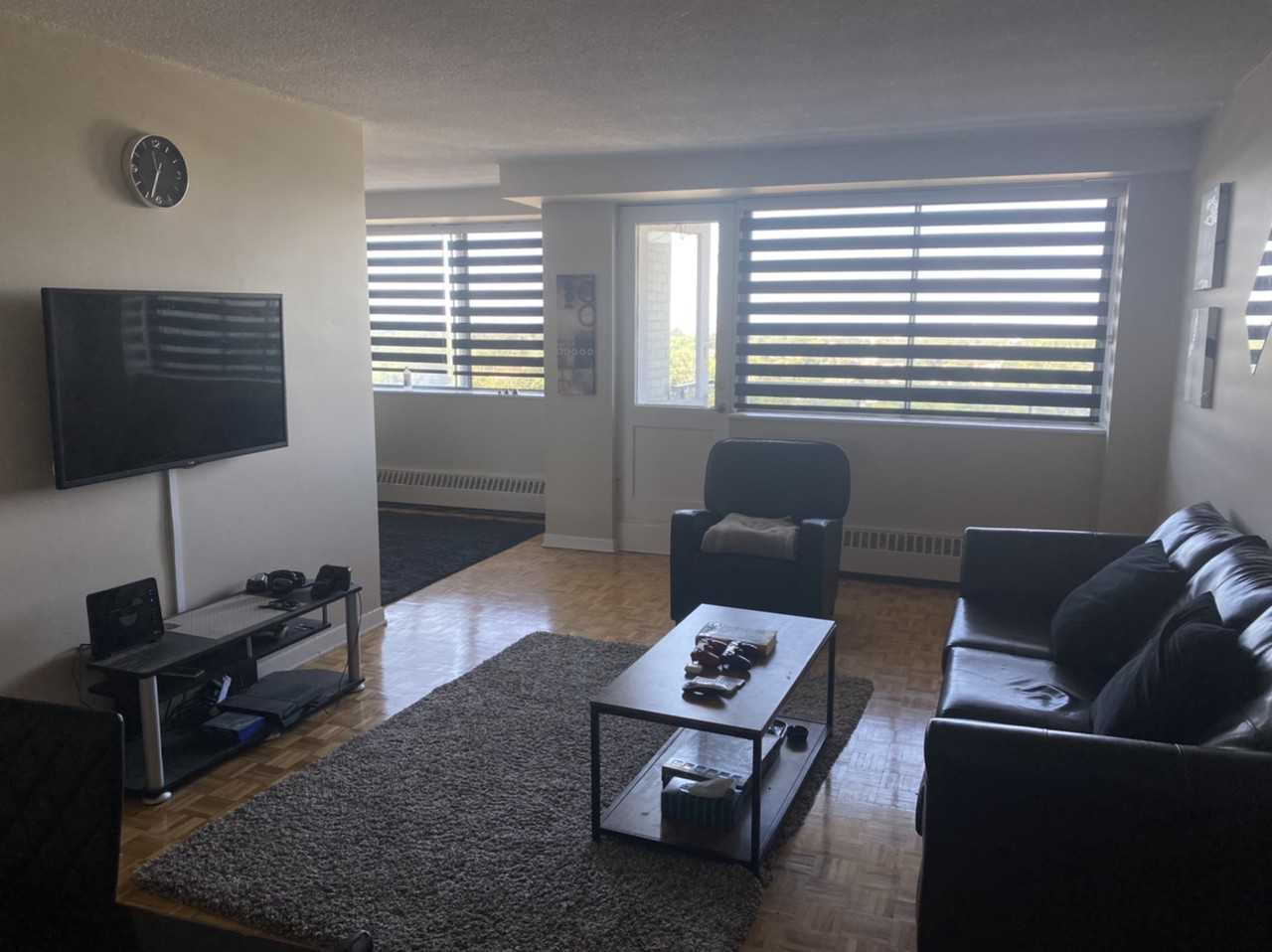 5501 Avenue Adalbert, Côte SaintLuc, QC H4W 2A9, Canada 4 unit