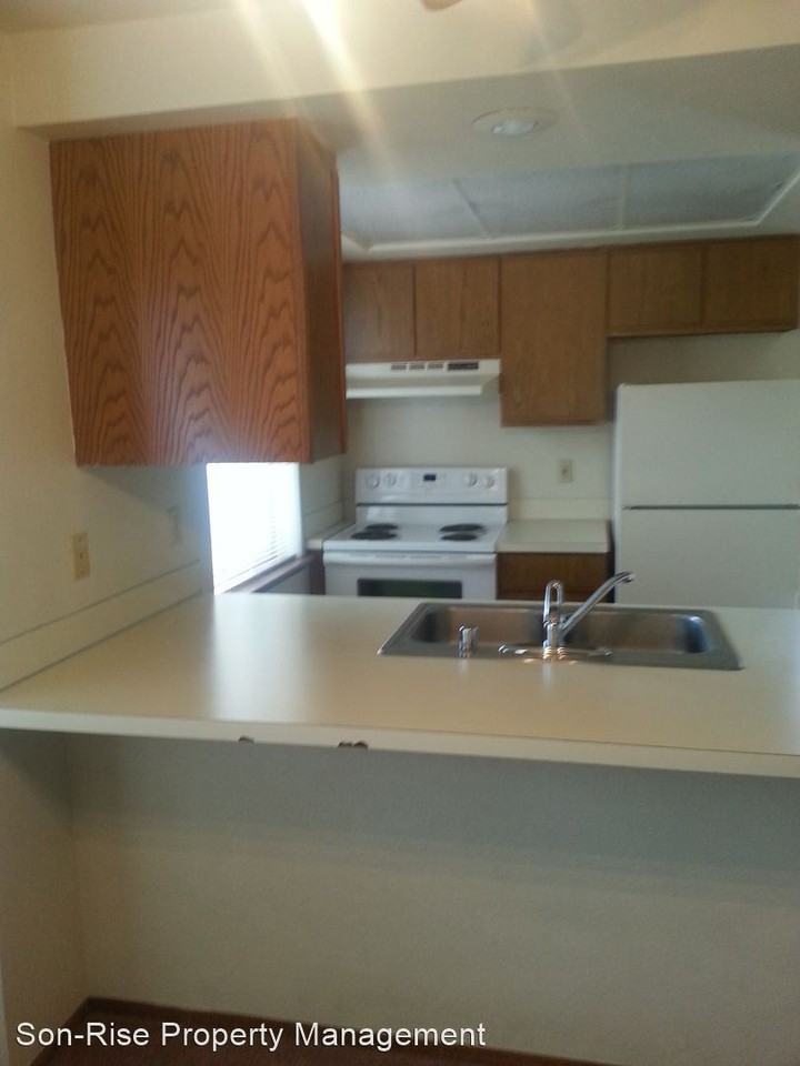 2256 Douglas Rd. - Photo 2 of 5