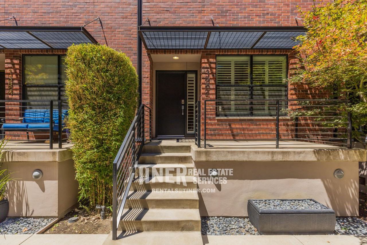 1322 E Sutter Walk - Photo 2 of 29