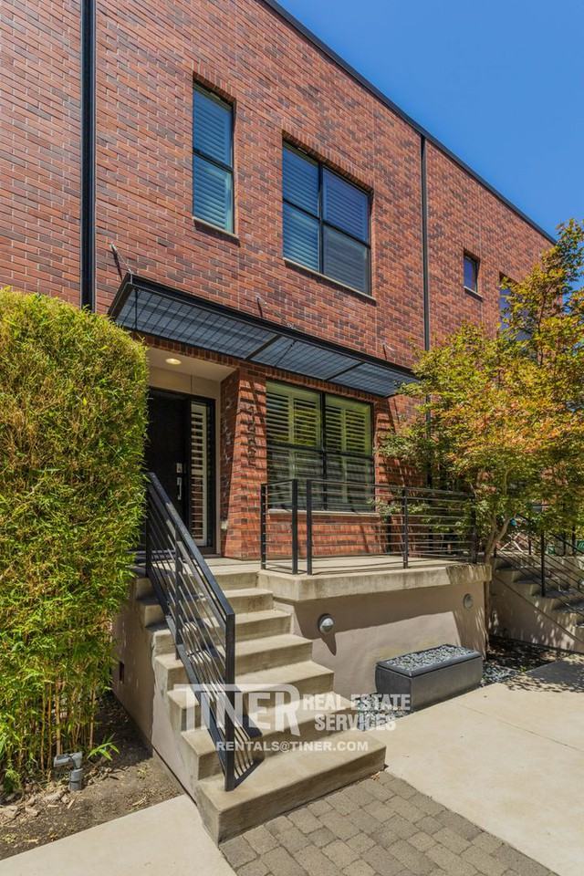 1322 E Sutter Walk - Photo 3 of 29