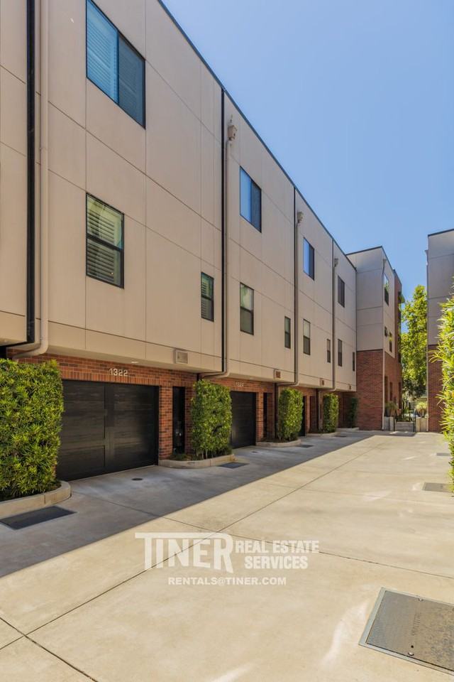1322 E Sutter Walk - Photo 7 of 29