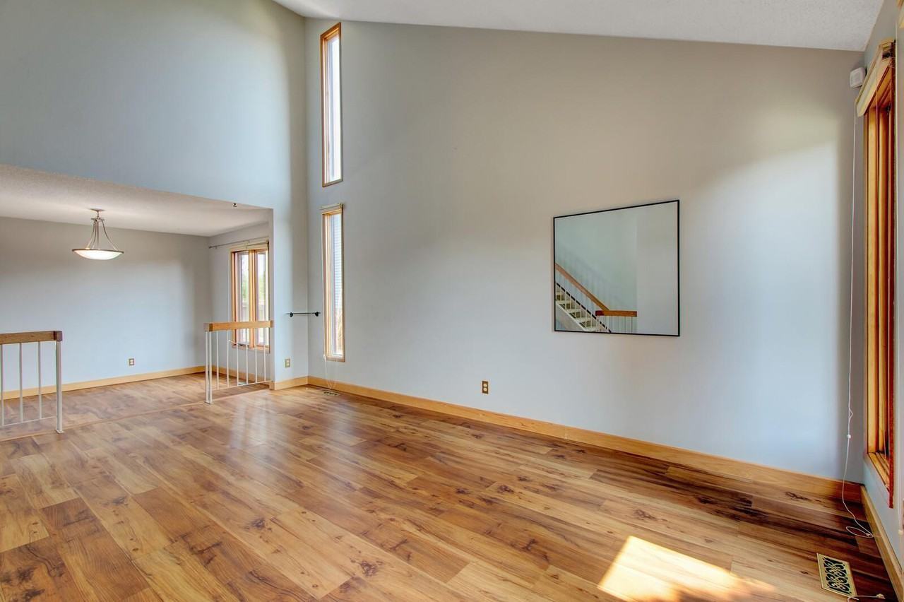 18036 99 Avenue Northwest - Photo 2 of 12