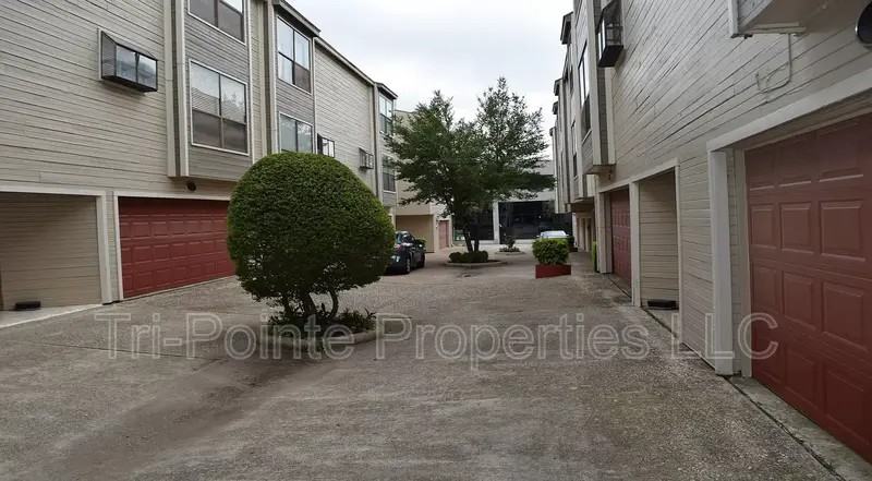 5710 Leona Ave #7 - Photo 2 of 9