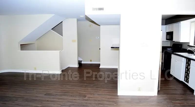 5710 Leona Ave #7 - Photo 3 of 9