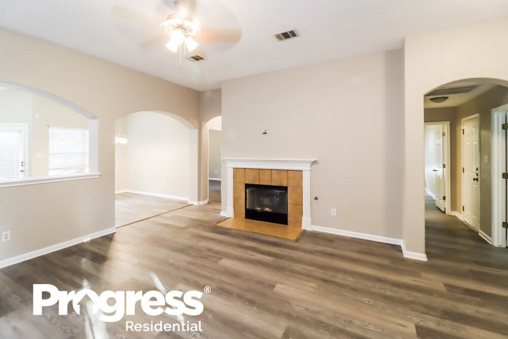 3901 Bandice Ln - Photo 3 of 21