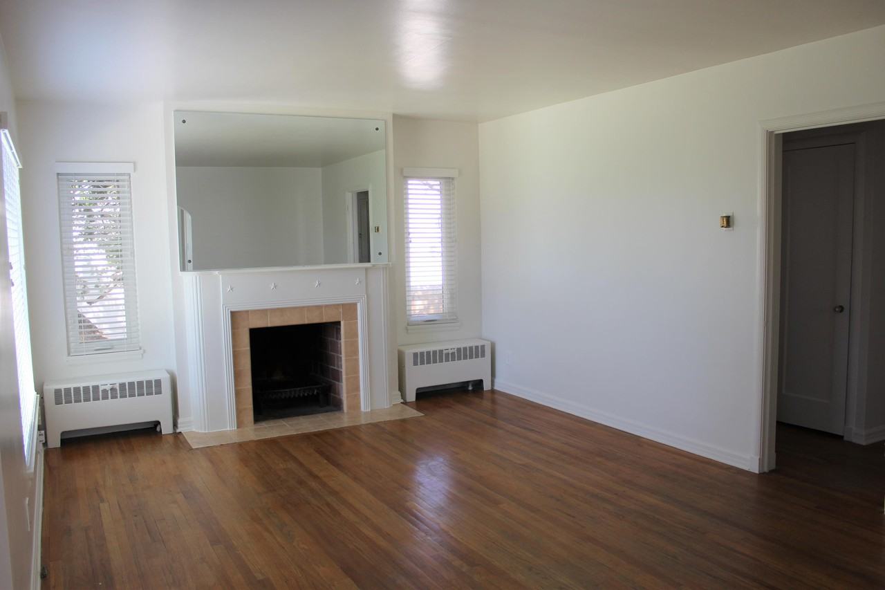 1663 E Blaine Ave #1 - Photo 4 of 25