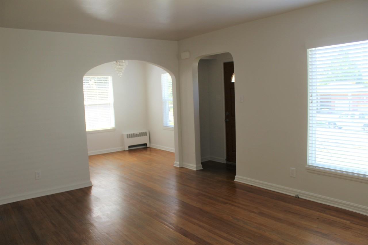 1663 E Blaine Ave #1 - Photo 5 of 25