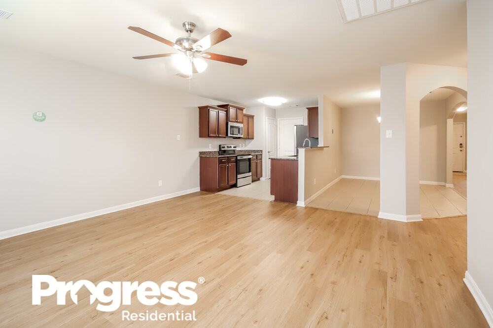 9426 Gold Mountain Dr - Photo 3 of 21