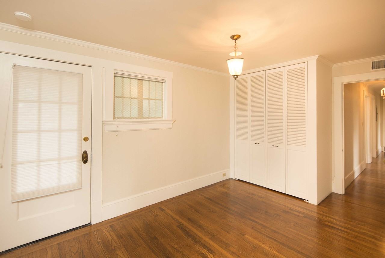 2923 Scott St - Photo 2 of 7