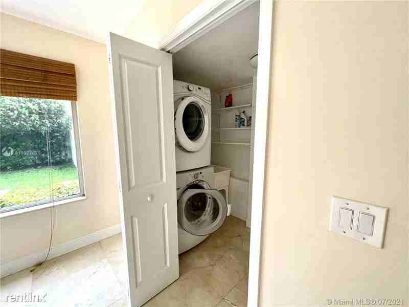 10672 Sw 77th Ave - Photo 3 of 10