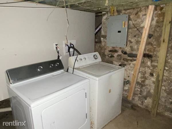 2401 Baker St - Photo 3 of 4