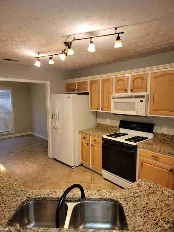 475 Ellesmere Way - Photo 2 of 39