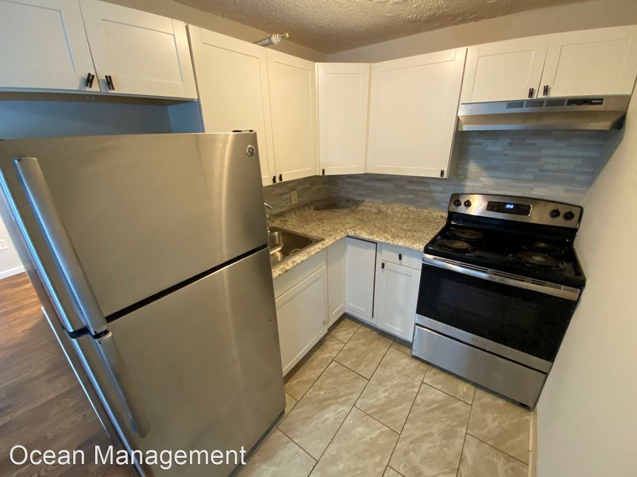 32 Old Foxon Rd. - Photo 2 of 8