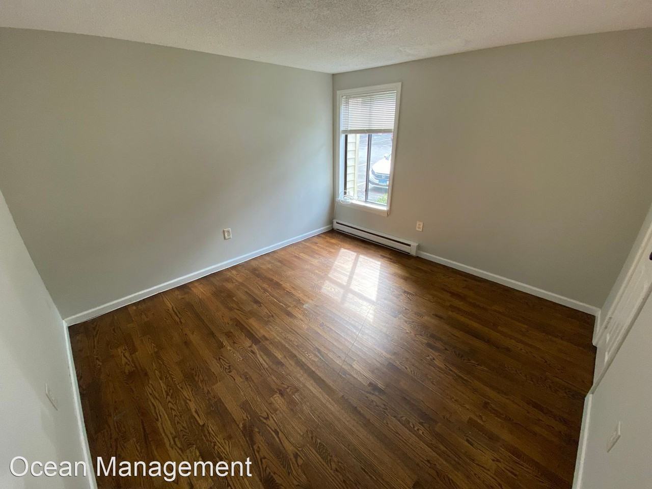 32 Old Foxon Rd. - Photo 3 of 8