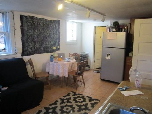 962 11th St - Photo 3 of 17