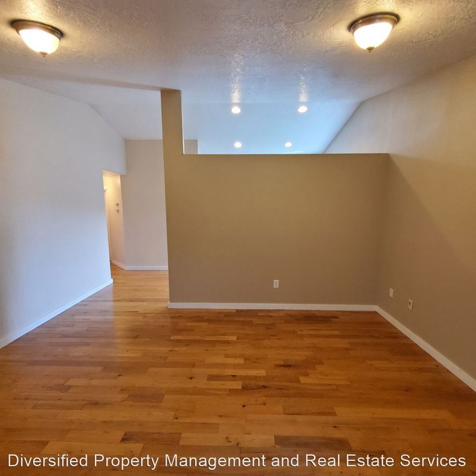 629 Whirlwind Dr Ne - Photo 3 of 21