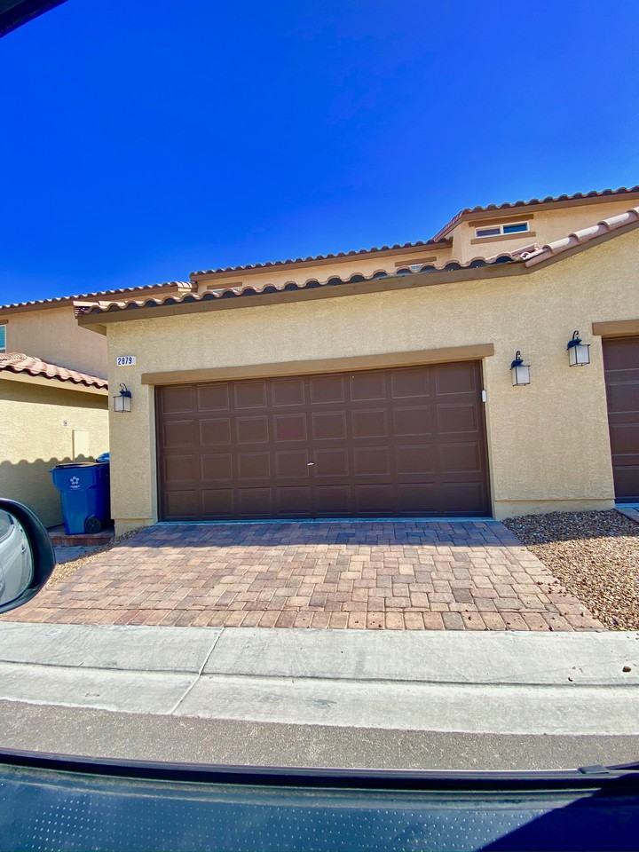 2879 Cabrillo Terrace St - Photo 2 of 21