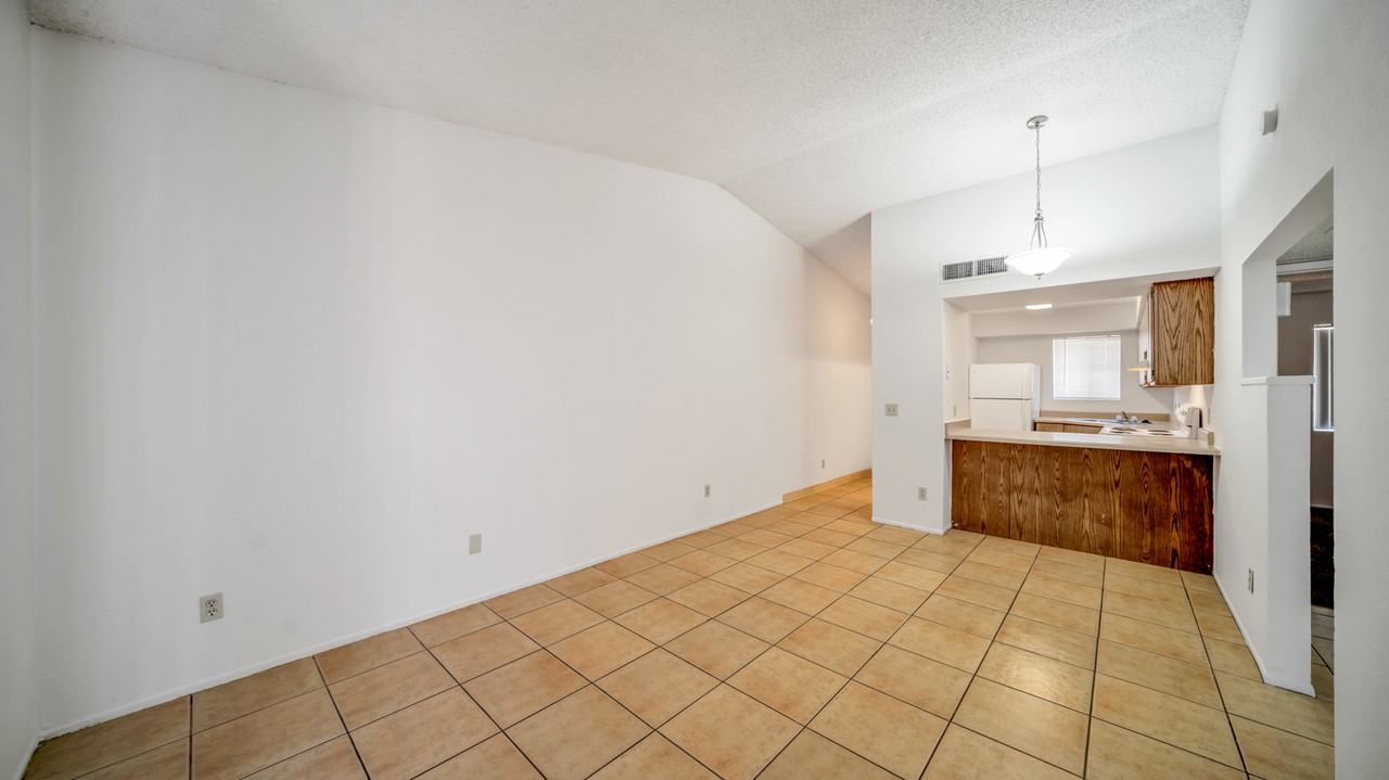 1366 North Riverview Boulevard - Photo 6 of 14