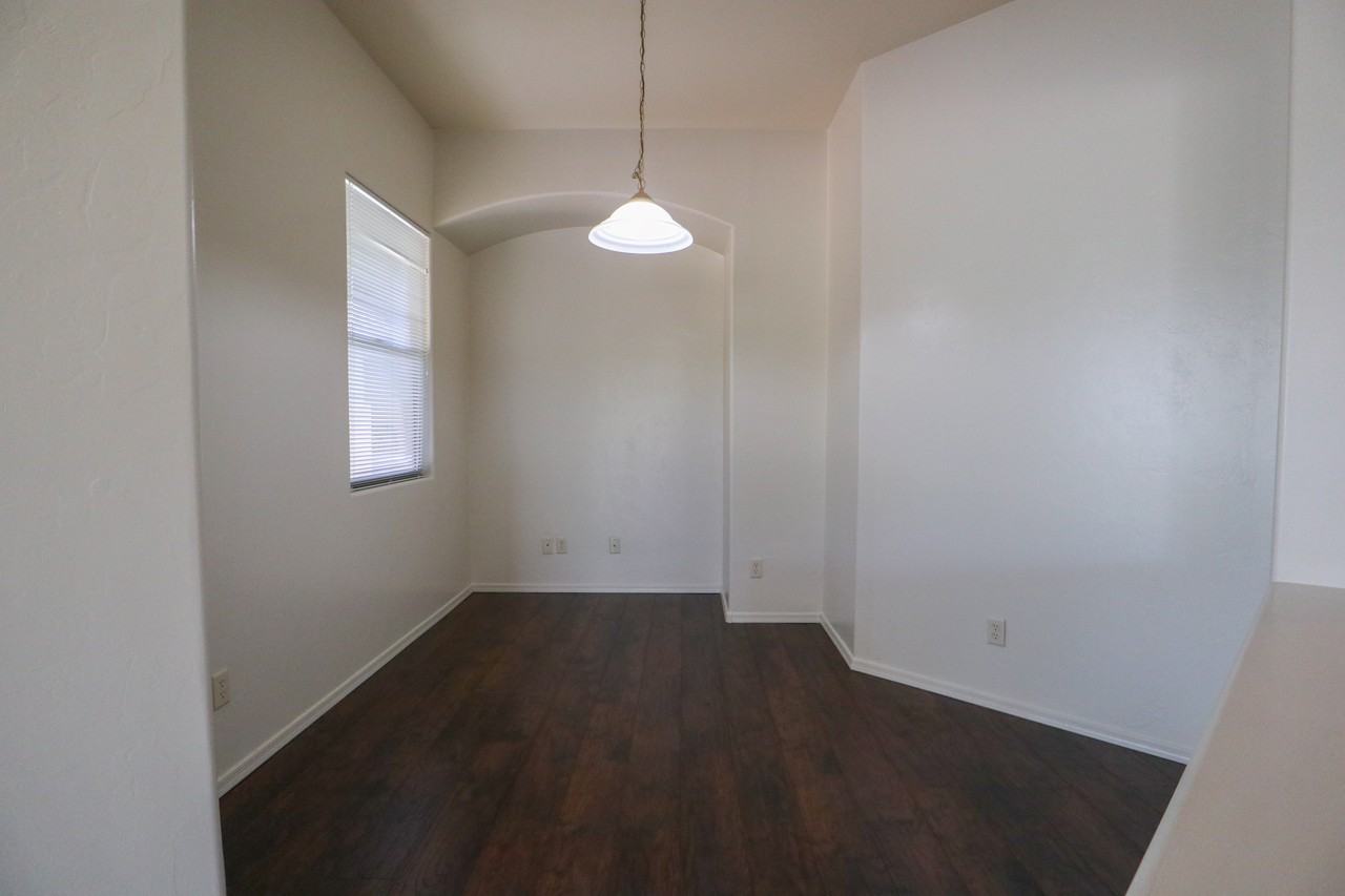 1022 W Blue Crest Dr - Photo 2 of 25