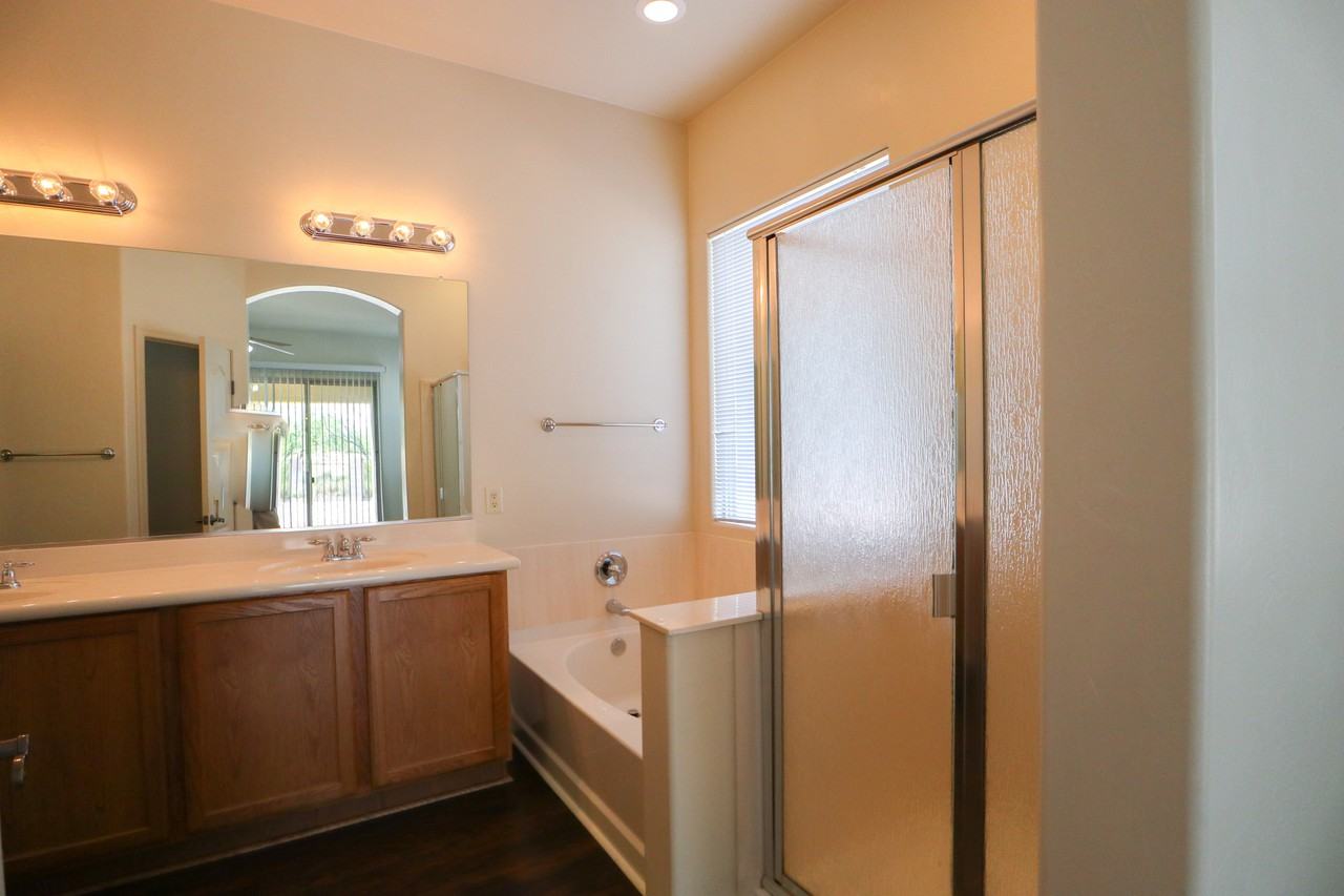 1022 W Blue Crest Dr - Photo 7 of 25