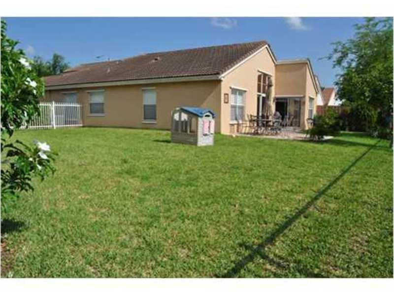 992 Northwest 166th Avenue - Photo 2 of 4