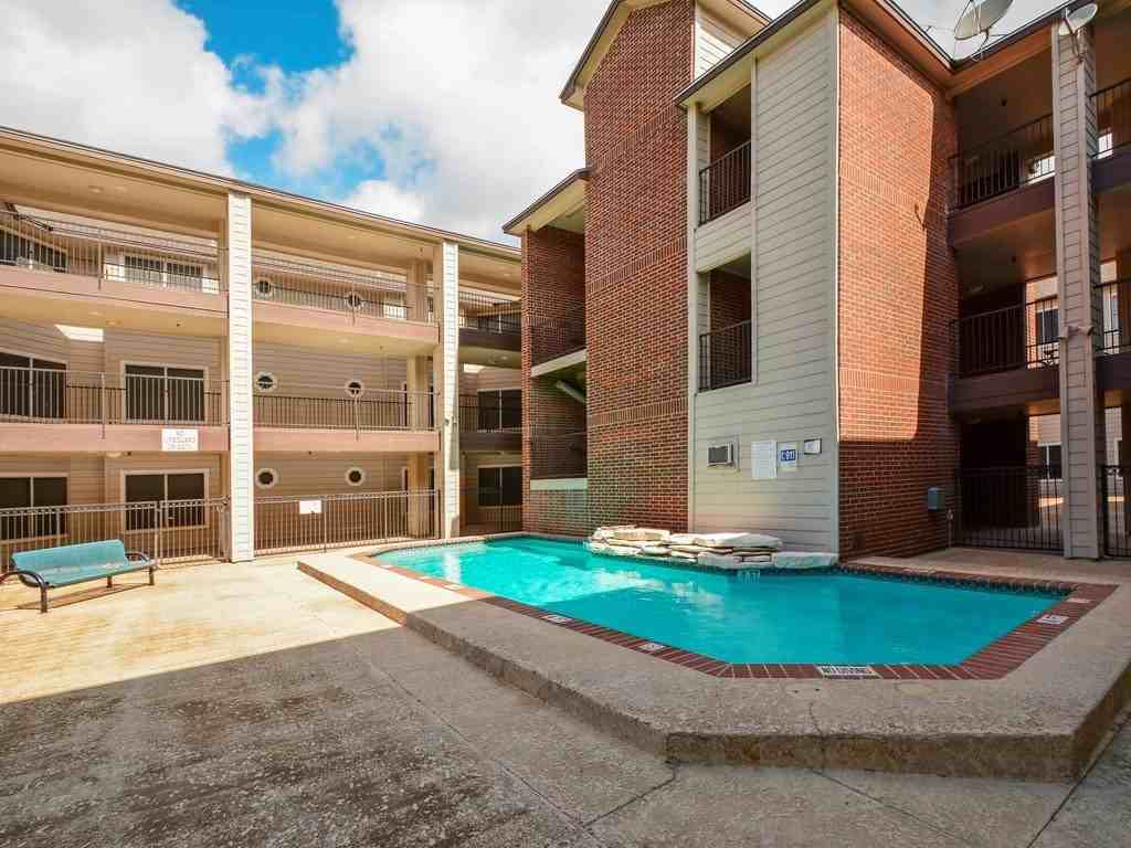 Centennial Condos - Photo 2 of 6