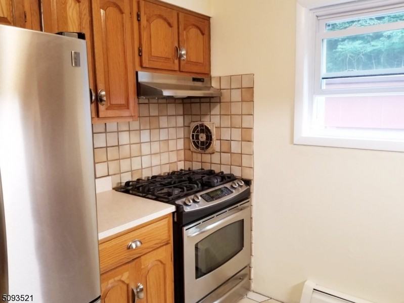 37 Espy Rd Apt 6a - Photo 2 of 21