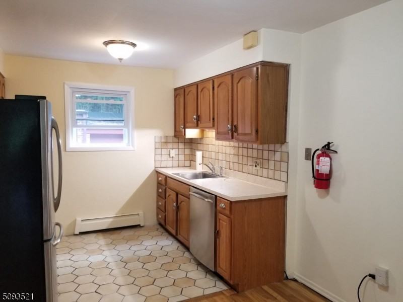 37 Espy Rd Apt 6a - Photo 3 of 21