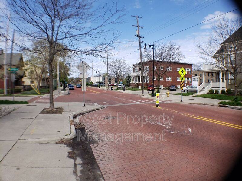 900 Cherry St Se #1 - Photo 4 of 16