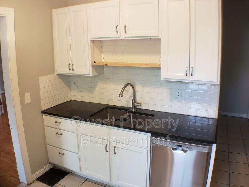 900 Cherry St Se #1 - Photo 5 of 16